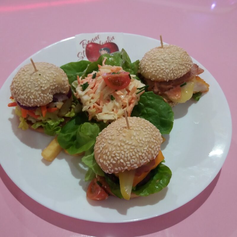 20190205_191105 800X800 | Robin's family Pourquoi manger un hamburger fait maison ? Héricourt 1